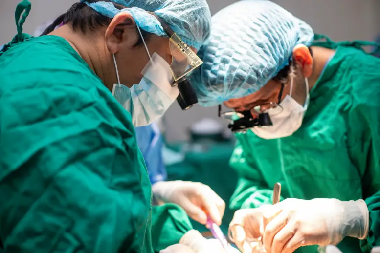 Médicos de EsSalud trasplantan cuatro riñones y una córnea a cinco pacientes en operativos simultáneos